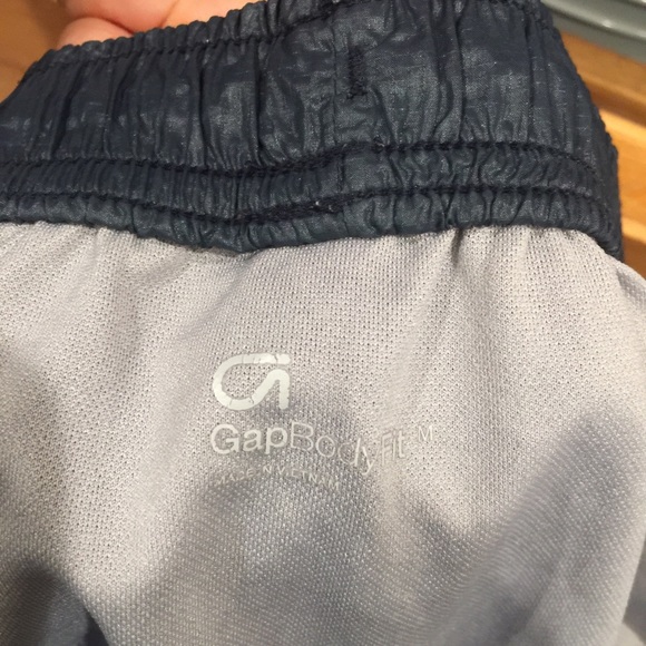 Gap body Fit Dark Grey / Navy Blue & Cream Shorts - Picture 4 of 6